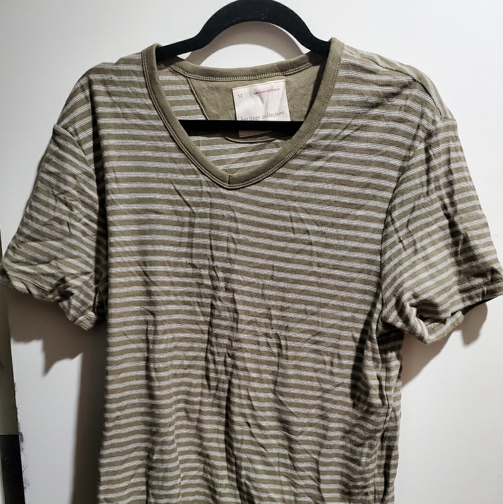 Banana Republic heritage Vneck